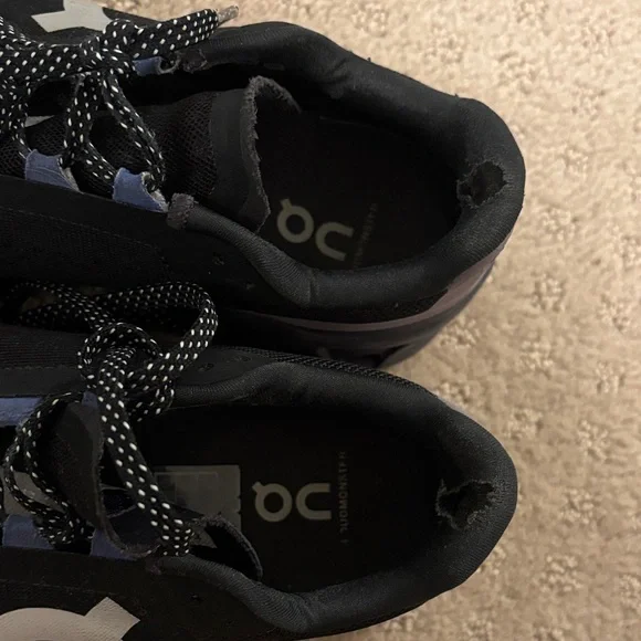 On Running Womens Black and Blue Athletic Shoes - Picture 4 of 5